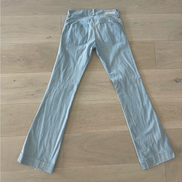 Light denim bell bottom jeans - Picture 3 of 7